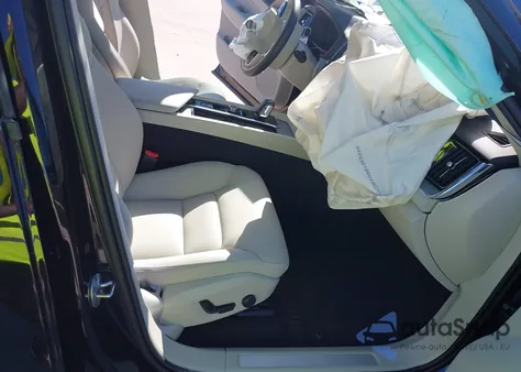 2025 Volvo Xc60 Plug-In Hybrid T8 Plus из США, поврежденный, VIN YV4H60RCXS1049604